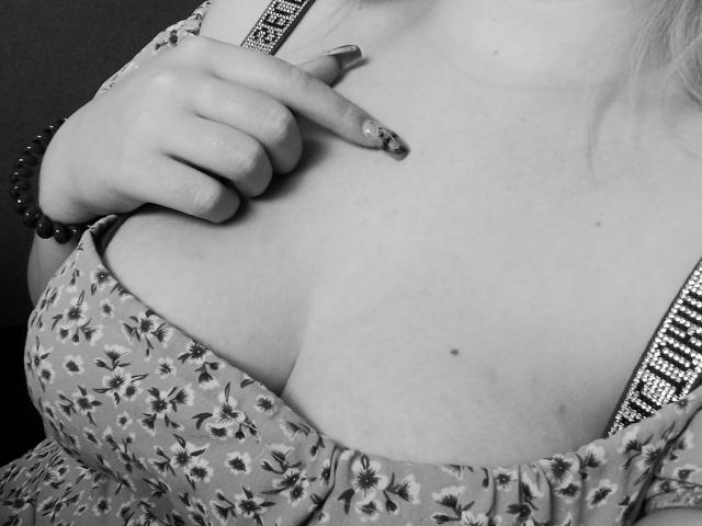 DiLaria - Live sex cam - 20050518