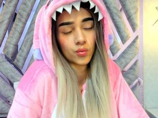 AllisonAlaia - Live porn &amp; sex cam - 20064018