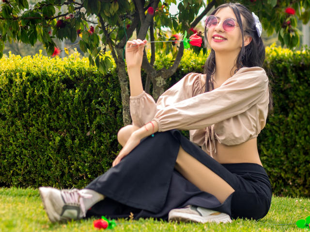 AlishaJames - Live sex cam - 20070602