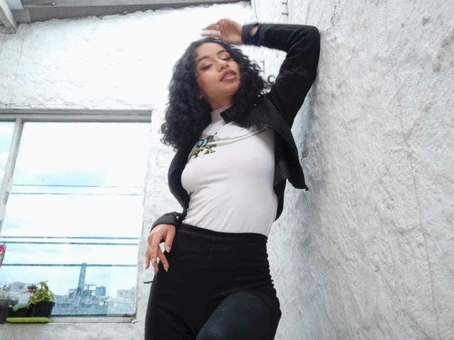 HeilyPeterson - Élő pornó és szexkamera - 20081178