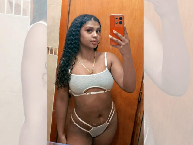 EmmaRiicco - сексуальная веб-камера в реальном времени - 20083882