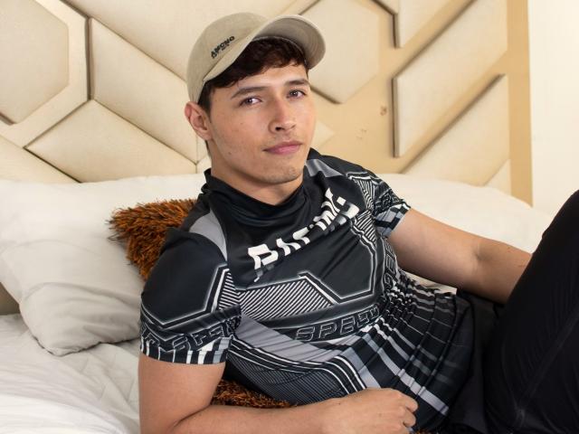 LiamAndrews - Live Sex Cam - 20101882