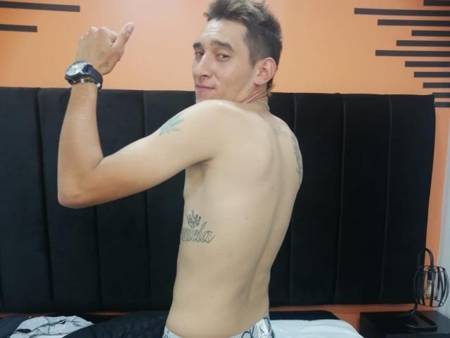 HotMichaell - Live porn &amp; sex cam - 20104046