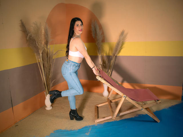 LauraaVelez - Live porn &amp; sex cam - 20112018