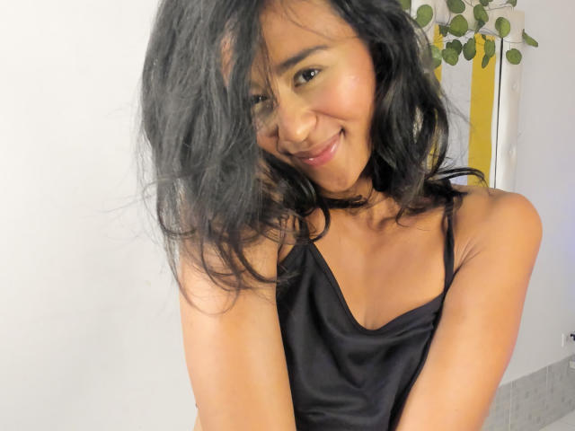 ElennaMoure - Sexe cam en vivo - 20122326