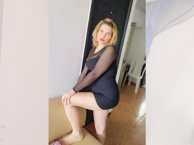 GiuliaAddams - Live sexe cam - 20147582