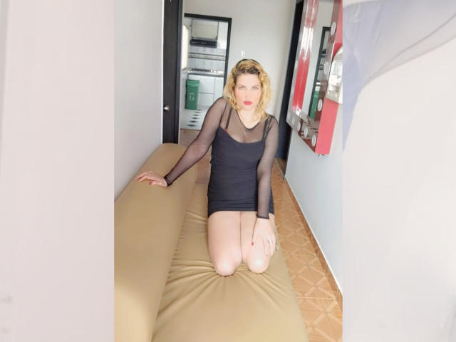 GiuliaAddams - Live porn &amp; sex cam - 20147598