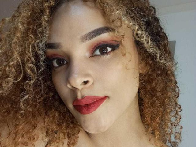 MiaBruneette - Sexe cam en vivo - 20156982