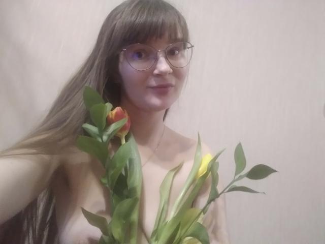 KiraGoldens - Live porn &amp; sex cam - 20160726