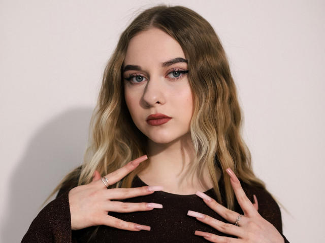 SexyMeyes - Live porn &amp; sex cam - 20167390