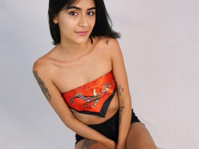 MichelleBenett - Live Sex Cam - 20187154