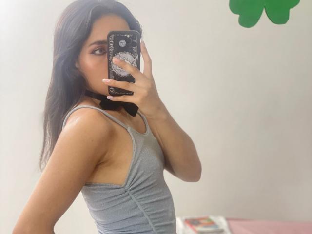 EmmaRoux - Live porn &amp; sex cam - 20199914