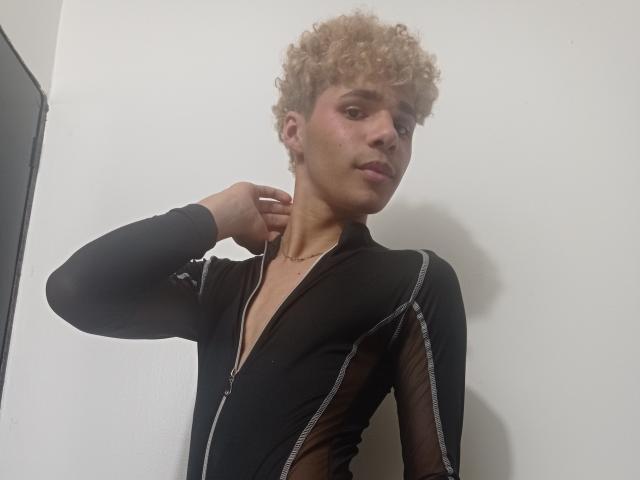 BonnyTwink - Live porn &amp; sex cam - 20218666