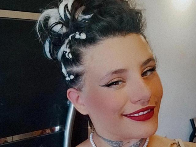 Yolisolange - сексуальная веб-камера в реальном времени - 20219522