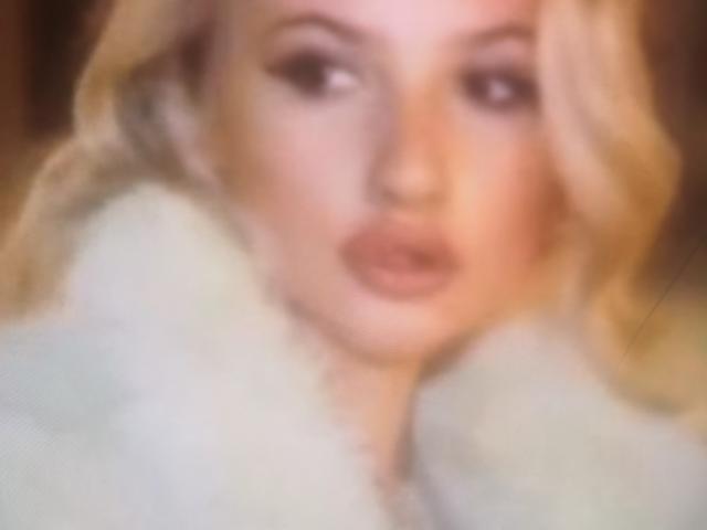 ElzaKom - Live porn &amp; sex cam - 20224622