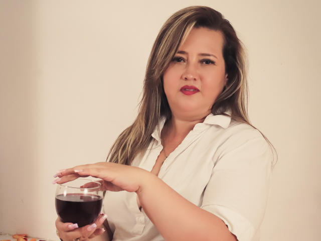 MartinaCaycedo - Sexe cam en vivo - 20227966