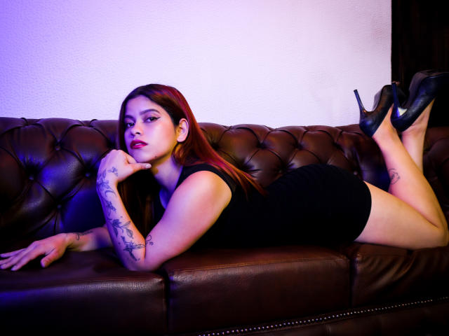 CharlottJohnson - Live porn &amp; sex cam - 20231490