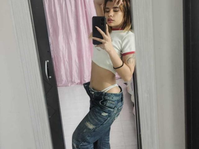 IsabellaaPervert69 - ライブポルノ&amp;セックスカム - 20272158