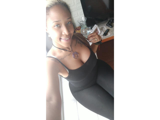 LadyRoxanneX - פורנו בשידור חי ומצלמת סקס - 20300810