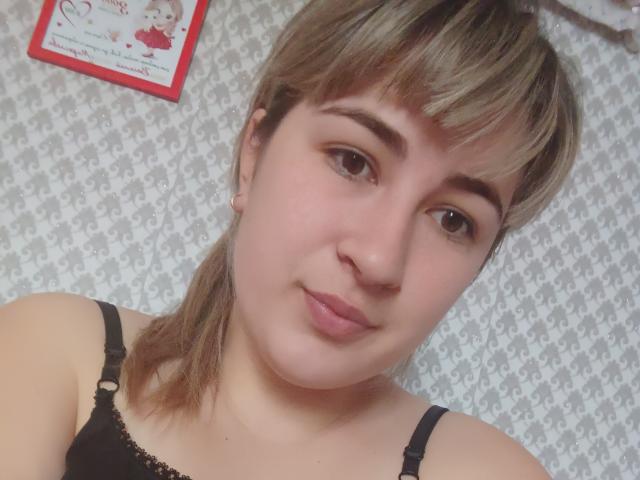 MalishkaxSweet - Live porn &amp; sex cam - 20303554