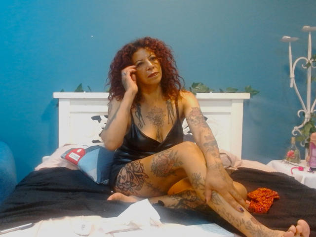 AxxyTattus - Sexe cam en vivo - 20303946