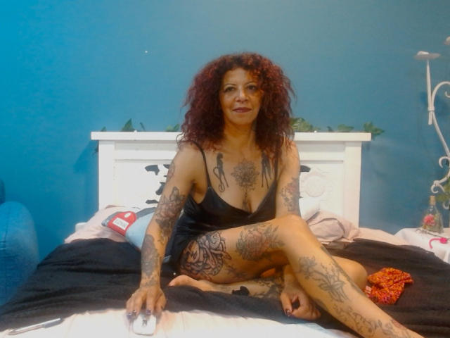 AxxyTattus - сексуальная веб-камера в реальном времени - 20304066