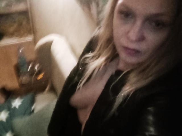 SummerCarmen - Live porn &amp; sex cam - 20310422