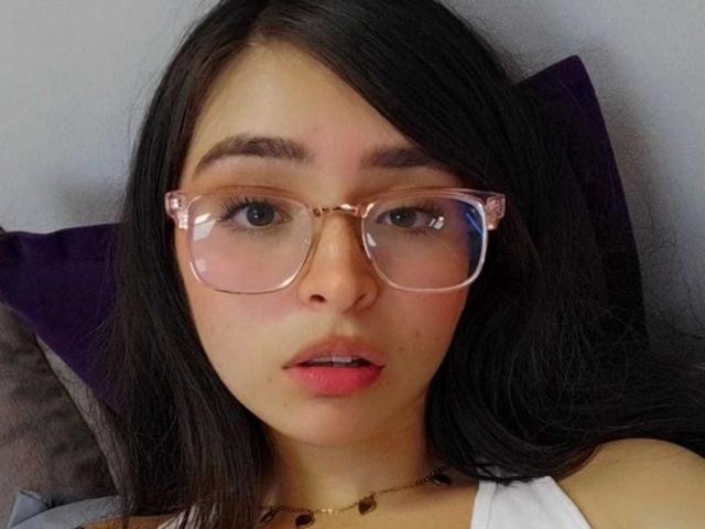 EvaMcAllister - Live Sex Cam - 20321074