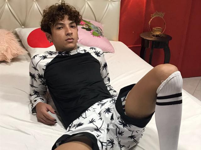 MaikyMoreau - Live porn &amp; sex cam - 20321510