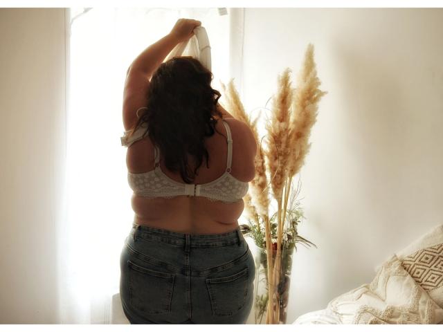 CantatriceAuxGrosSeins - Live porn &amp; sex cam - 20322418