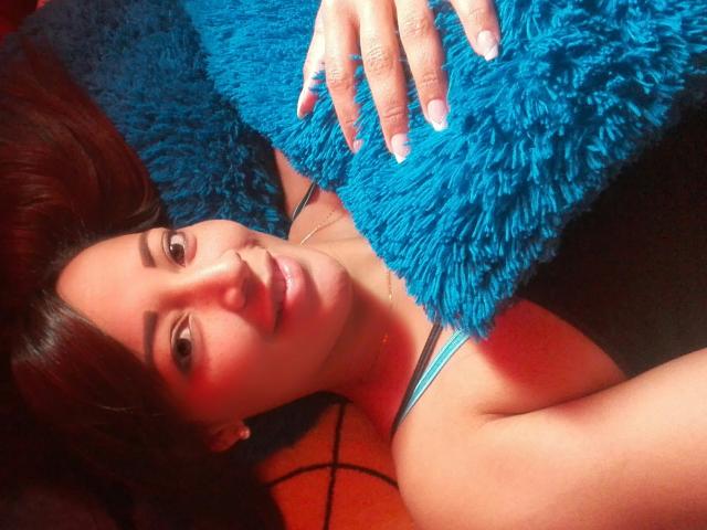 SharonHottie69 - сексуальная веб-камера в реальном времени - 20323434