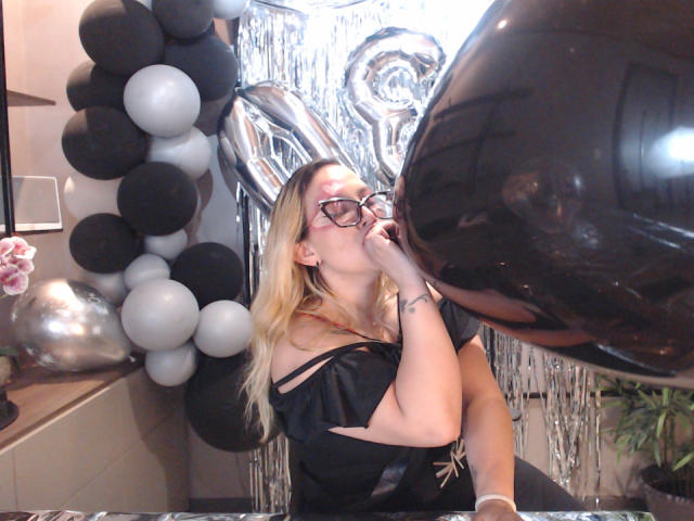MeganHolt - Live porn &amp; sex cam - 20324886