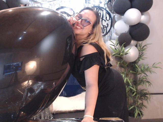 MeganHolt - ライブポルノ&amp;セックスカム - 20324894