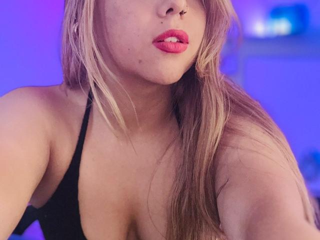 CarolinaBlondy - сексуальная веб-камера в реальном времени - 20334618