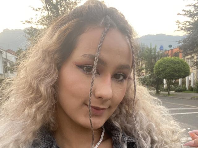 FloraSaenz - Porno na żywo i seks kamera - 20339238