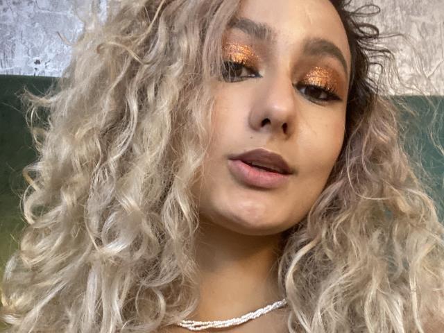 FloraSaenz - פורנו בשידור חי ומצלמת סקס - 20339310