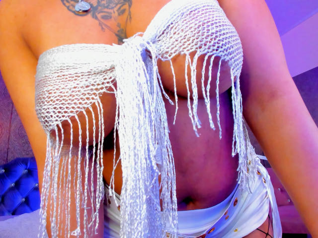 NicolettaCortez - Live porn &amp; sex cam - 20340086