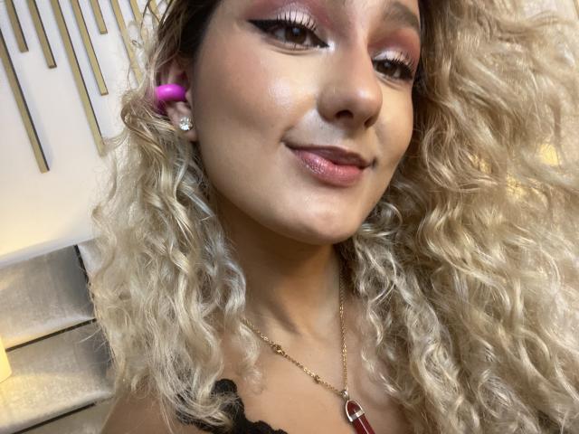 FloraSaenz - פורנו בשידור חי ומצלמת סקס - 20353926