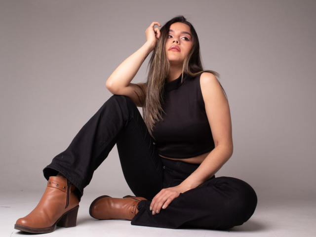 IsaRendon - Live sex cam - 20358538