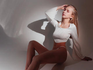 BlondiAngel-hot - Live porn &amp; sex cam - 20370310