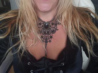 Rassige-Frau - Live sex cam - 20371982