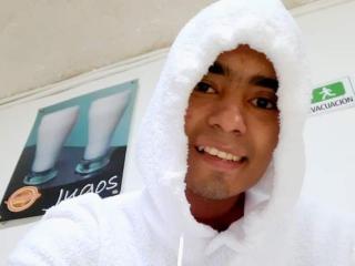 AronAndCeleste - Live porn &amp; sex cam - 20381370