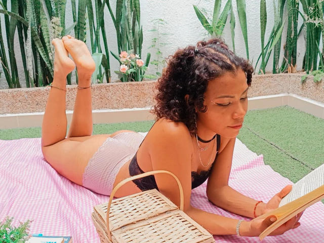 RosalieBeth - Camera khiêu dâm &amp; quyến rũ trực tiếp - 20390902