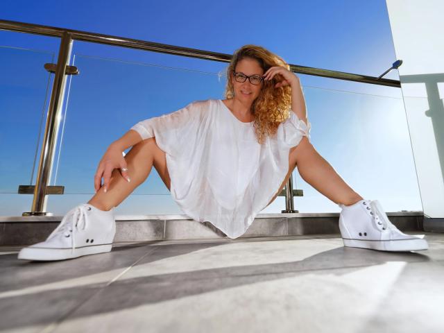 Izzy-Mendosa - Live porn &amp; sex cam - 20391610