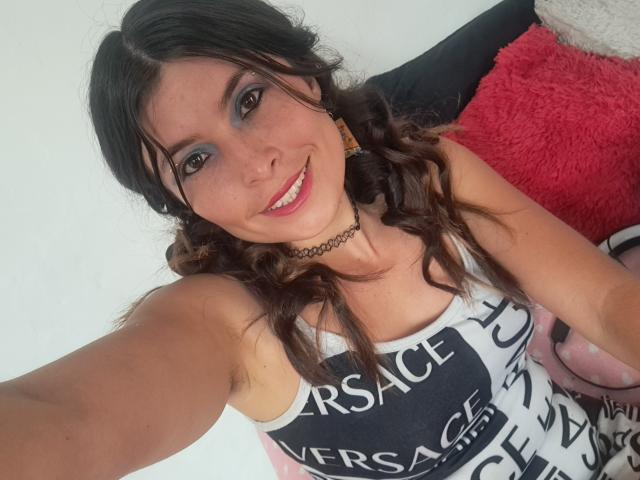 AlexandraSaenz69 - Live sex cam - 20401978