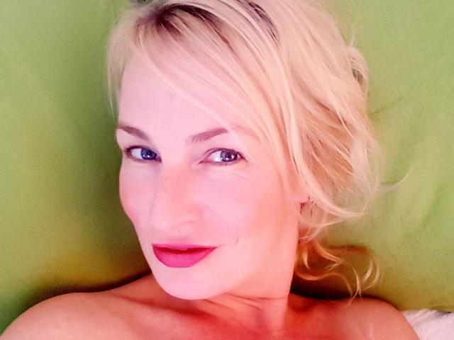 BAISE-MOI - Live sex cam - 20426706