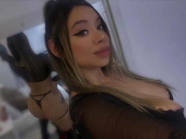 SamanthaMoure - Élő pornó és szexkamera - 20436070