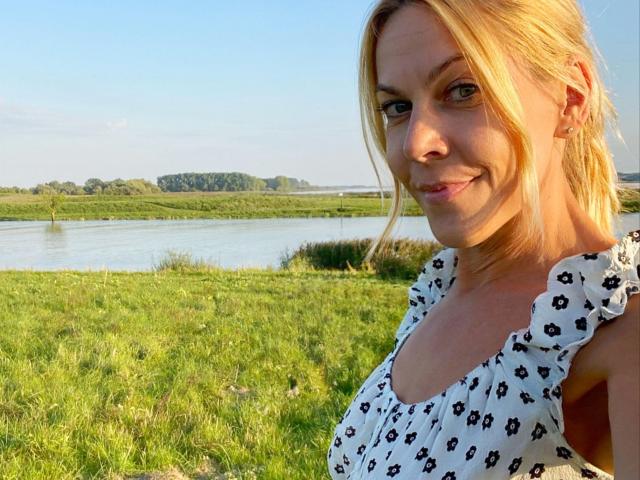 Miley-Weasel - Live sexe cam - 20447242