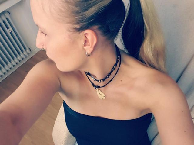 JuleRoxxX-hot - Live porn &amp; sex cam - 20447414