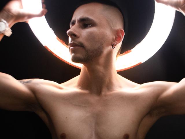 JorkGus - Camera khiêu dâm &amp; quyến rũ trực tiếp - 20453642